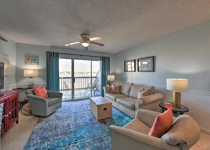 Stylish Getaway W/ Dock Access! Holiday home Gulf Shores