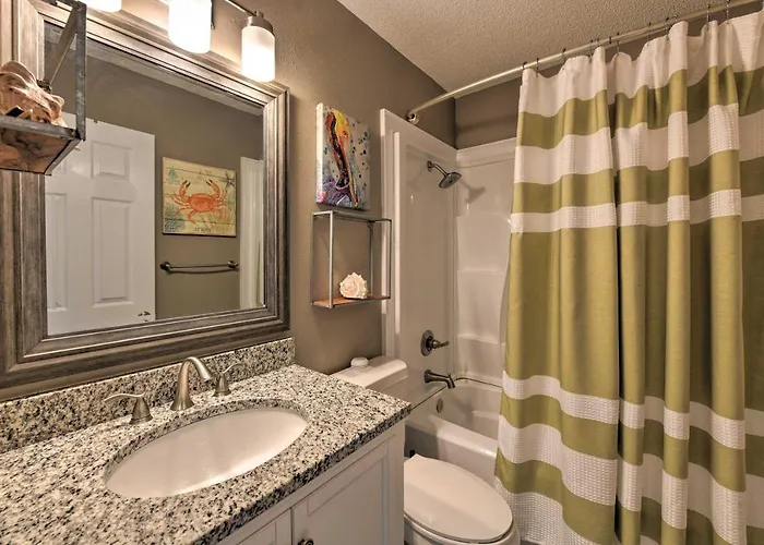 Stylish Getaway W/ Dock Access! Holiday home *