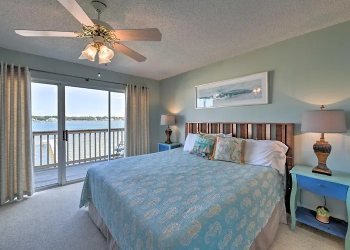 Stylish Getaway W/ Dock Access! Holiday home